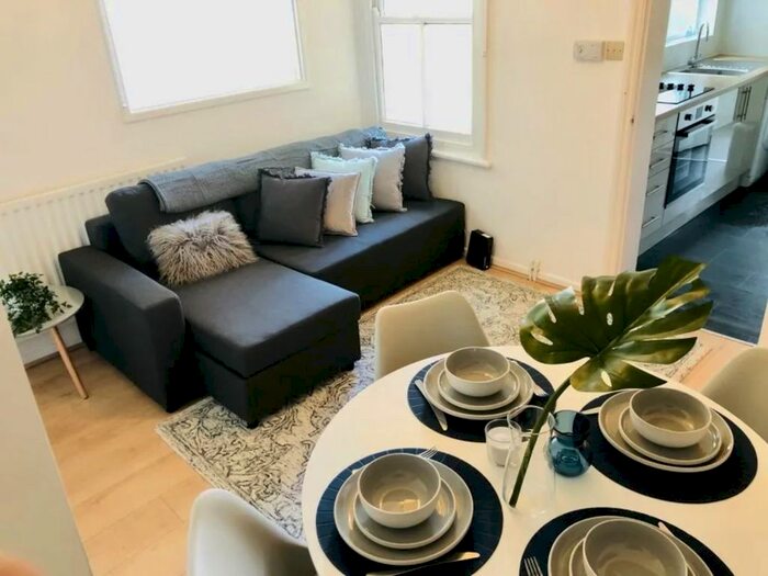 1 Bedroom Flat To Rent In Priory Road, Cambridge, CB5