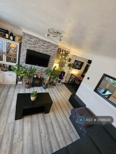 2 Bedroom Flat To Rent In Waymans, Aveley, South Ockendon, RM15