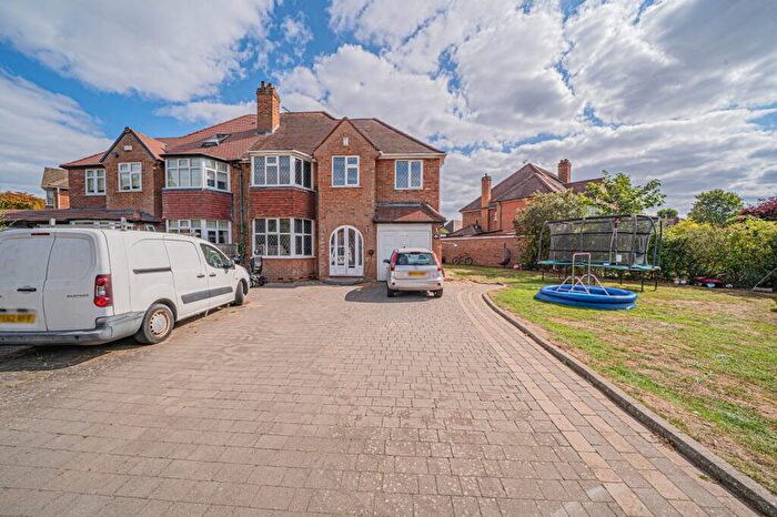 5 Bedroom Semi-Detached House For Sale In Buryfield Road, Solihull, B91