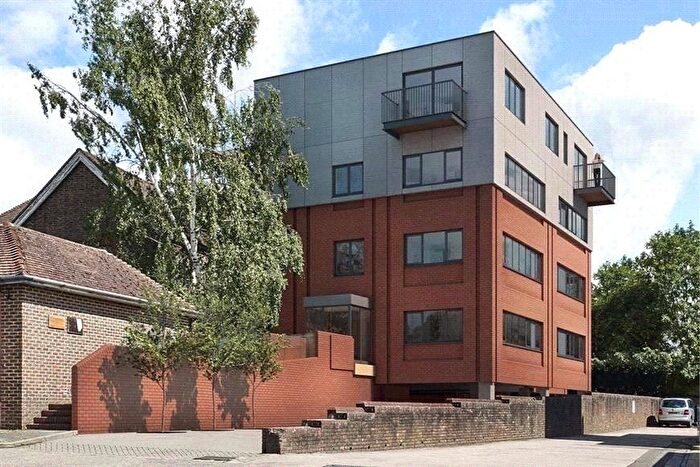 1 Bedroom Flat To Rent In London Road, East Grinstead, West Sussex, RH19