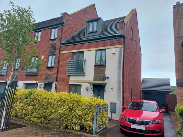 3 Bedroom Semi-Detached House To Rent In Bayleaf Avenue, Hampton Vale, Peterborough, PE7