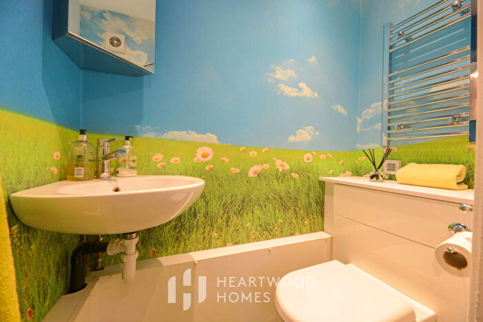3 Bedroom End Of Terrace House For Sale In Meadowcroft, St. Albans, AL1
