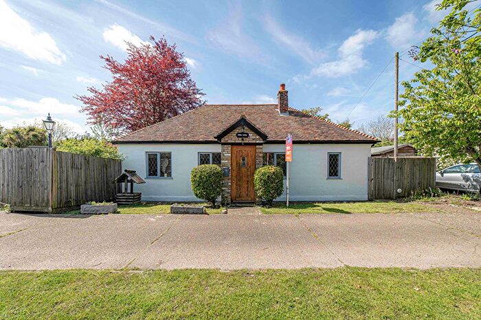 2 Bedroom Detached Bungalow To Rent In Windmill Close, Canterbury, CT1