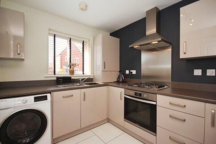 2 Bedroom Semi-Detached House For Sale In Upperfield Road, Warwick, CV34