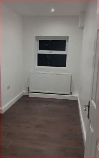 4 Bedroom Maisonette To Rent In Beacon Road, Erith, DA8