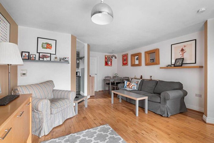 1 Bedroom Flat For Sale In Flax Close, Alcester, B49
