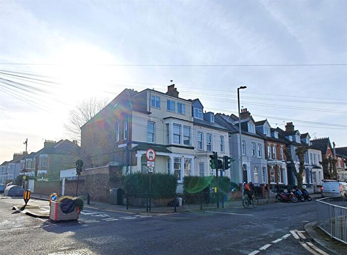 Studio To Rent In Belmont Road, S. Tottenham, N15