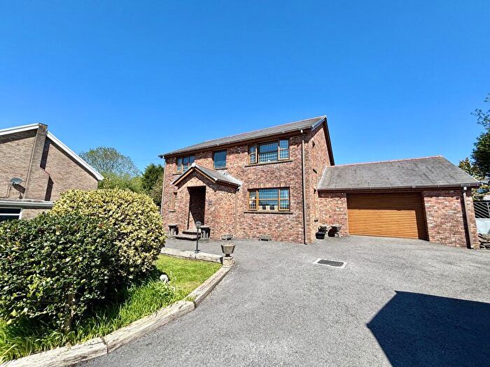 3 Bedroom Detached House For Sale In Neath Road, Pontardawe, Swansea., SA8