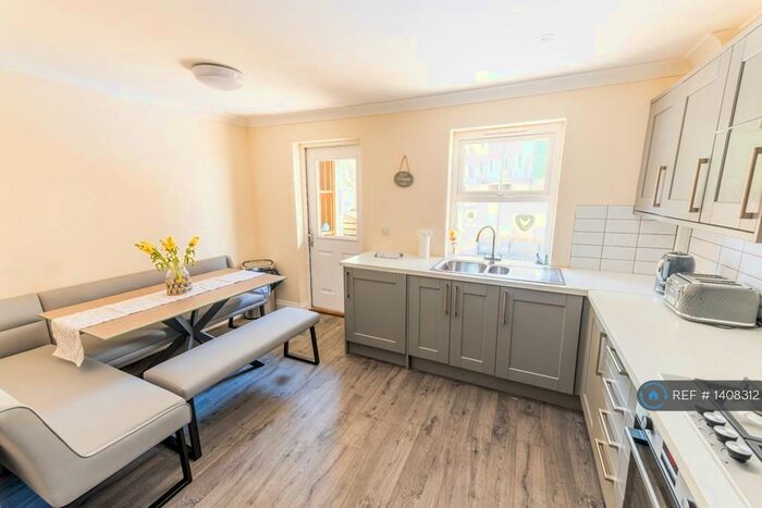 3 Bedroom Terraced House To Rent In Fairlight Court, Littlehampton, BN17