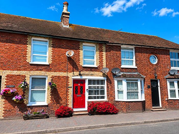 1 Bedroom Terraced House For Sale In Lees Road, Brabourne, TN25