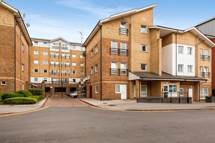 2 Bedroom Flat For Sale In Melbourne Road, Salisbury House, SM6