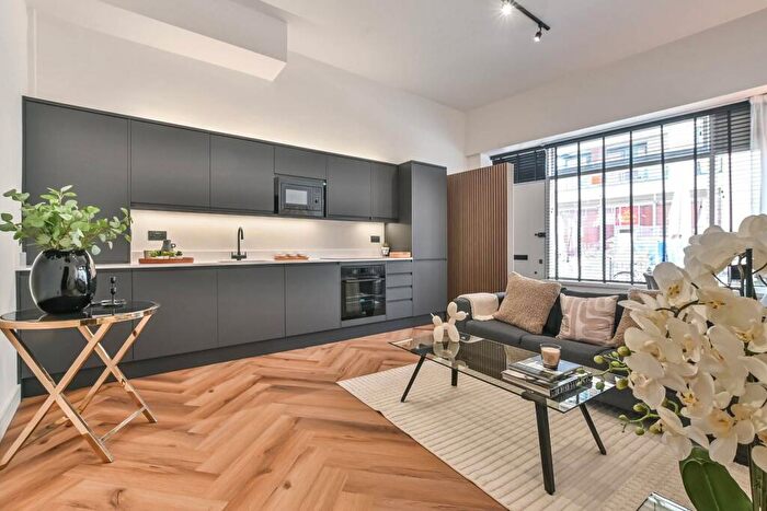 2 Bedroom Flat For Sale In Old Castle Street, Spitalfields, London, E1
