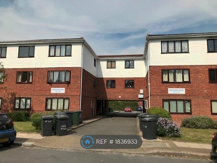 1 Bedroom Flat To Rent In Masefield Court, Barnet, EN5