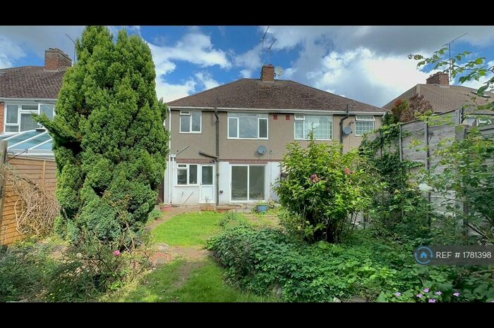 4 Bedroom Semi-Detached House To Rent In Lime Avenue, Luton, LU4