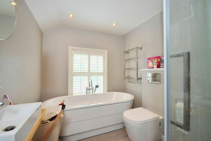 4 Bedroom Semi-Detached House To Rent In Dapdune Road, Guildford, GU1