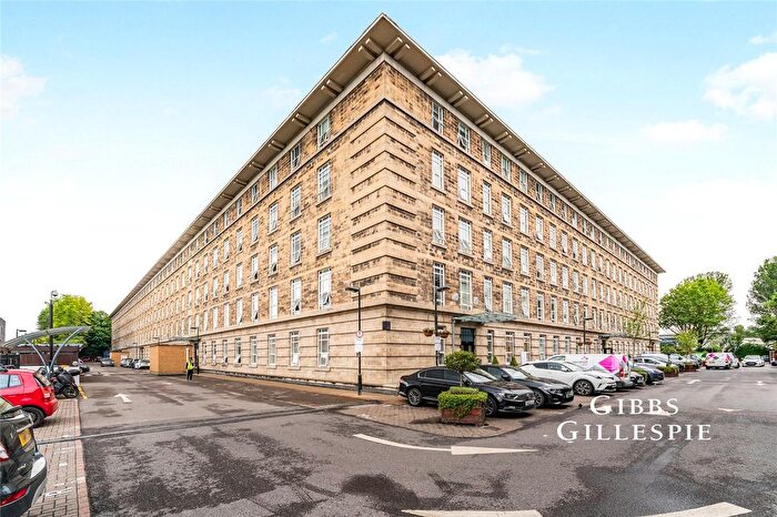 Studio To Rent In Bromyard Avenue, London, W3