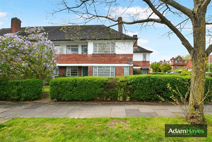 2 Bedroom Maisonette To Rent In Ossulton Way, Hampstead Garden Suburb, N2