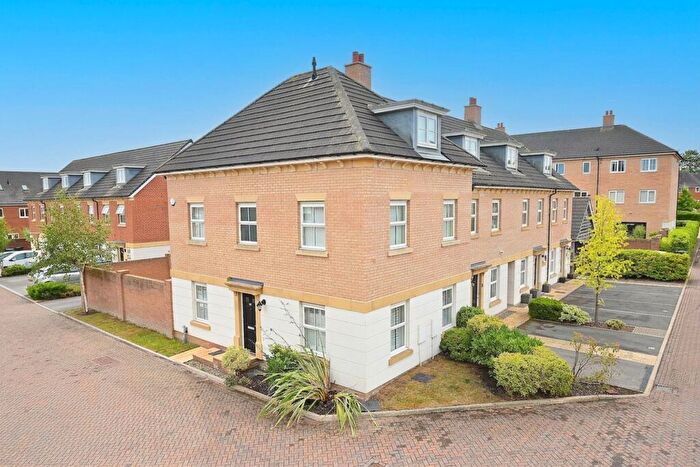 4 Bedroom End Of Terrace House For Sale In Pickering Gardens, Harrogate, HG1