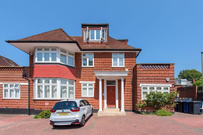 2 Bedroom Flat For Sale In Holders Hill Road, Holders Hill, London, NW4