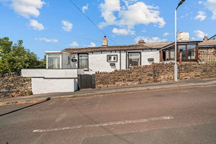 2 Bedroom Cottage For Sale In Beck Hill, Buttershaw, BD6
