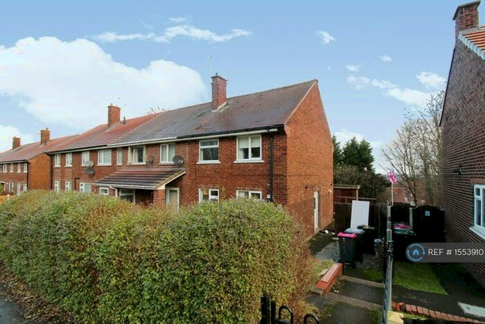 3 Bedroom Semi-Detached House To Rent In Kimberworth Park Road, Rotherham, S61