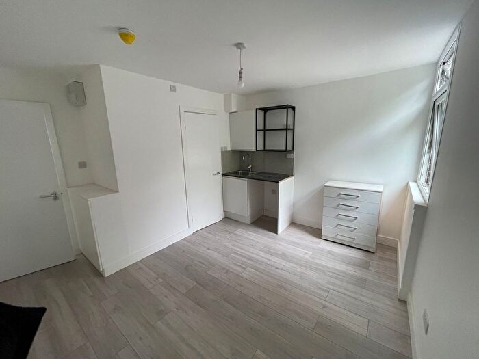 1 Bedroom Studio To Rent In Coburg Crescent, London, SW2