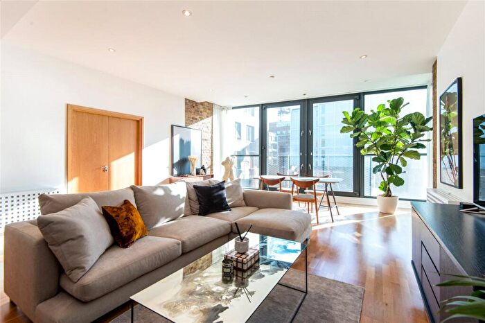 1 Bedroom Apartment For Sale In Kingsland Road, E2