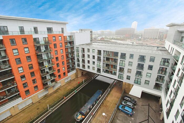2 Bedroom Flat For Sale In Armouries Way, Leeds, West Yorkshire, LS10
