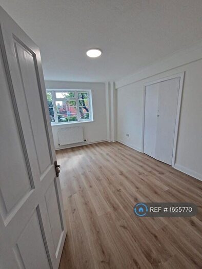 2 Bedroom Flat To Rent In Ashford Court, London, NW2
