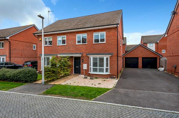 3 Bedroom Semi-Detached House To Rent In Peartree Walk, Spencers Wood, Reading, Berkshire, RG7