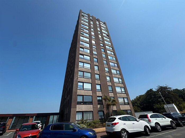 2 Bedroom Apartment For Sale In The Cliff, Wallasey, CH45