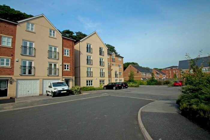 2 Bedroom Flat To Rent In Montgomery Avenue, Far Headingley, Leeds, LS16