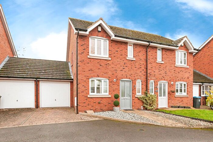 3 Bedroom Semi Detached House For Sale In The Beeches, Burbage, Hinckley, LE10