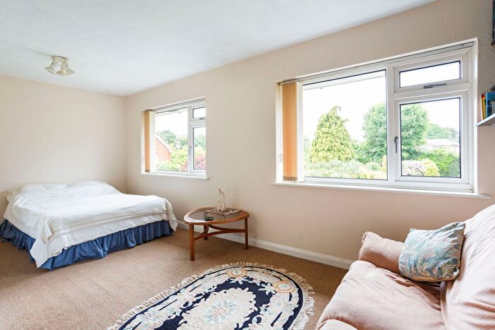 5 Bedroom Detached House For Sale In Crawley Road, Horsham, RH12