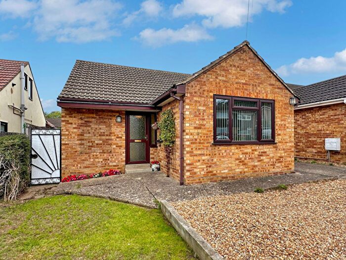 3 Bedroom Bungalow For Sale In Willow Crescent, Great Houghton, NN4