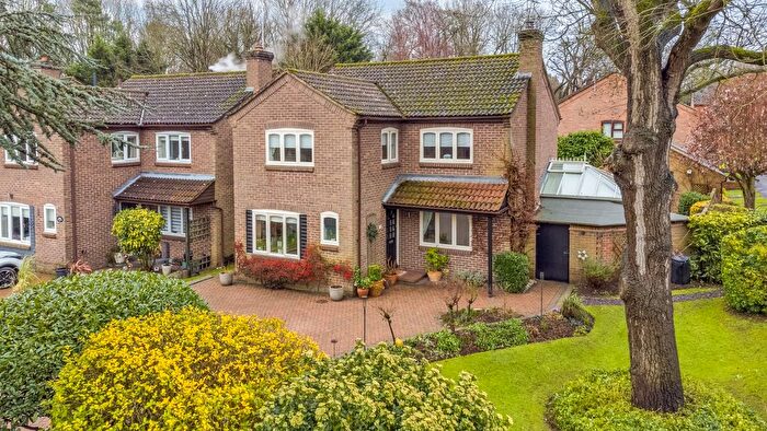 3 Bedroom Detached House For Sale In Parkside, Welwyn, Hertfordshire, AL6