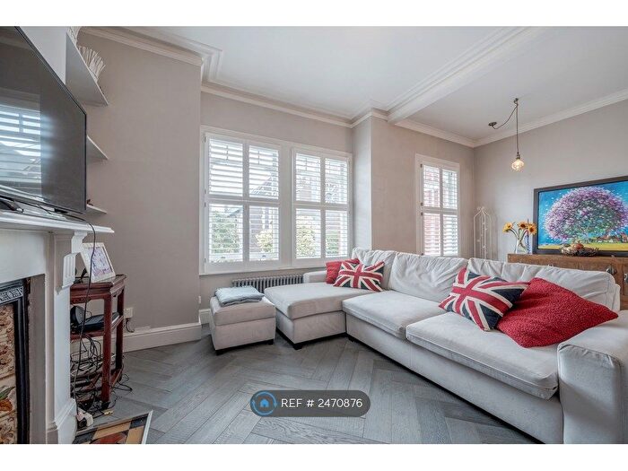 2 Bedroom Flat To Rent In Narbonne Avenue, London, SW4
