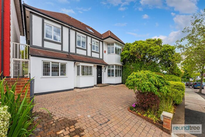 6 Bedroom Detached House To Rent In Downage, Hendon, NW4