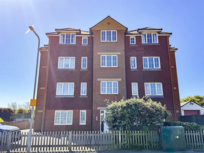 2 Bedroom Flat To Rent In Ashdown Road, Bexhill-On-Sea, TN40