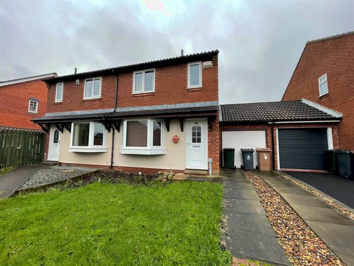 3 Bedroom Semi-Detached House To Rent In Fairfield, Longbenton, Newcastle Upon Tyne, NE12