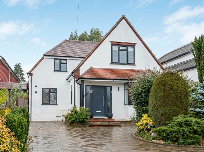 4 Bedroom Detached House For Sale In Oakridge Avenue, Radlett, WD7