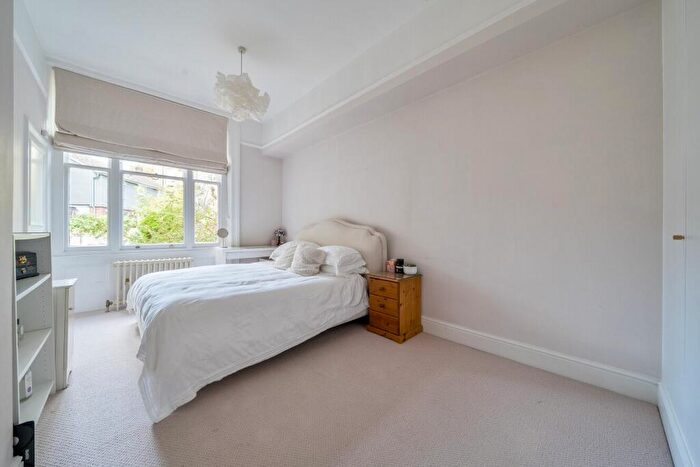 2 Bedroom Flat For Sale In Granville Park, London, SE13