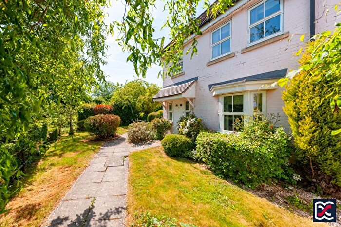 3 Bedroom Terraced House For Sale In Stowe Walk, Daventry, Northamptonshire, NN11