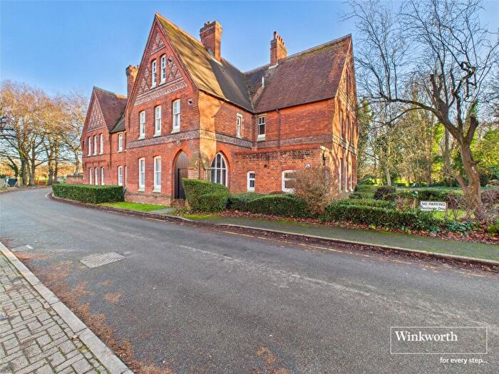 2 Bedroom Apartment To Rent In Haywood Court, Reading, Berkshire, RG1