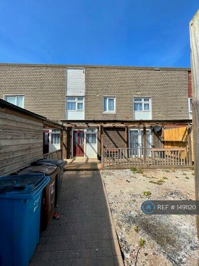 3 Bedroom Terraced House To Rent In Stroud Crescent West, Bransholme, Hull, HU7