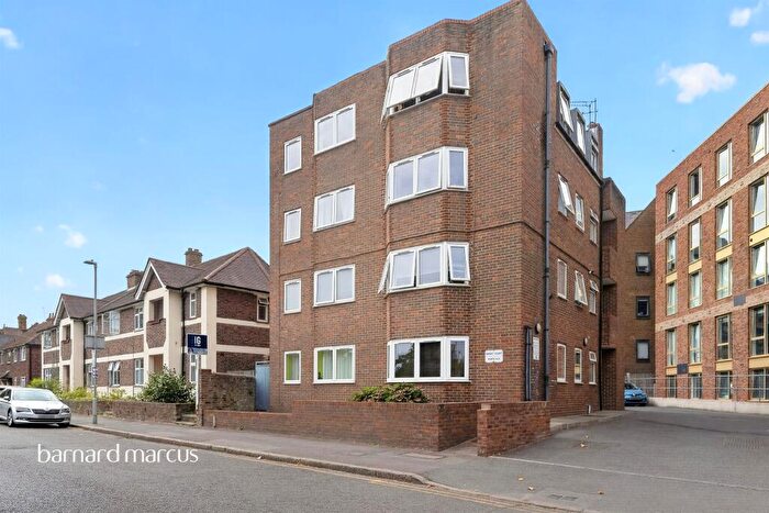 1 Bedroom Flat To Rent In Denmark Road, Kingston Upon Thames, KT1