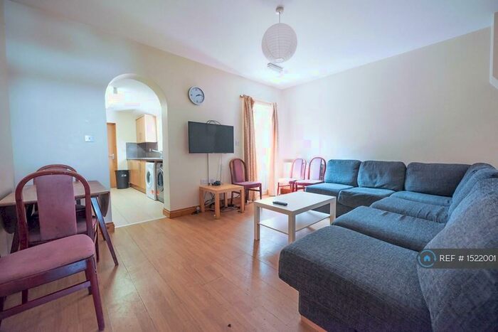 6 Bedroom Terraced House To Rent In De Beauvoir Road, Reading, RG1