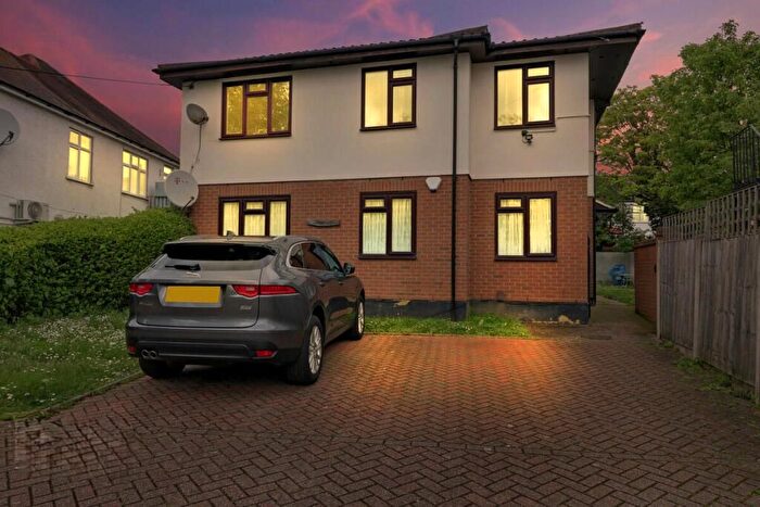 2 Bedroom Flat For Sale In Veronique Gardens, Ilford, IG6