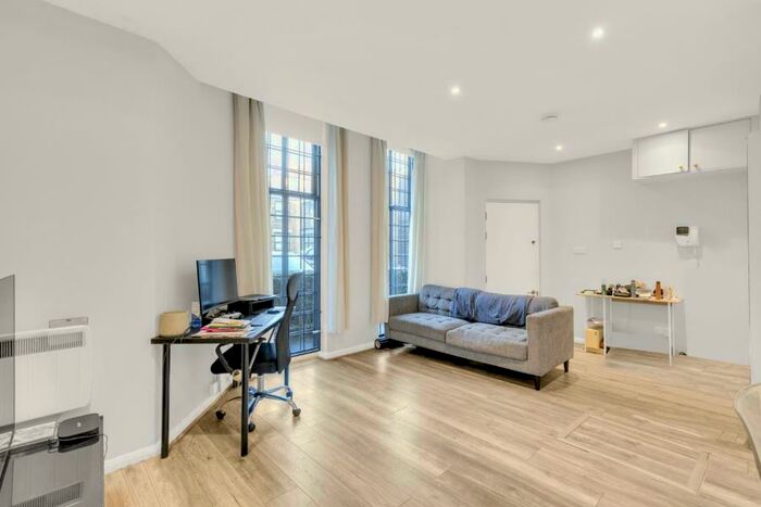 1 Bedroom Apartment To Rent In St. Pauls Crescent, London, NW1