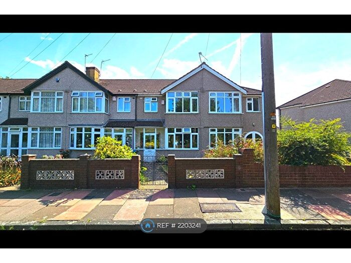 3 Bedroom Terraced House To Rent In Brookend Road, Sidcup, DA15